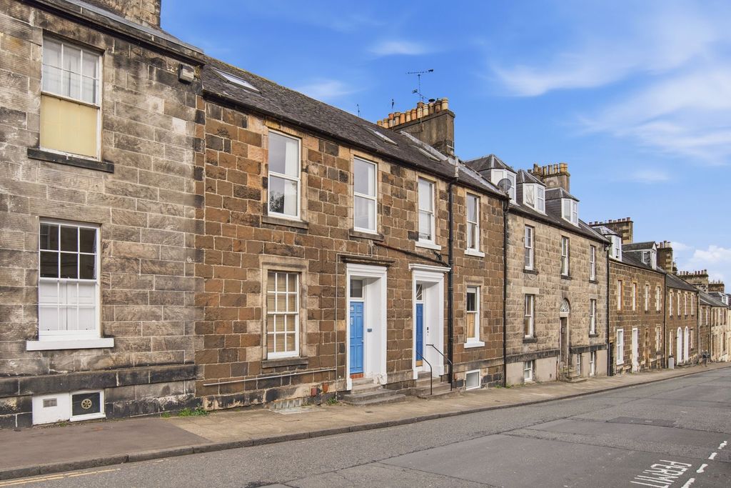 Additional image 16 of 3 bed maisonette for saleQueen Street, Stirling FK8
