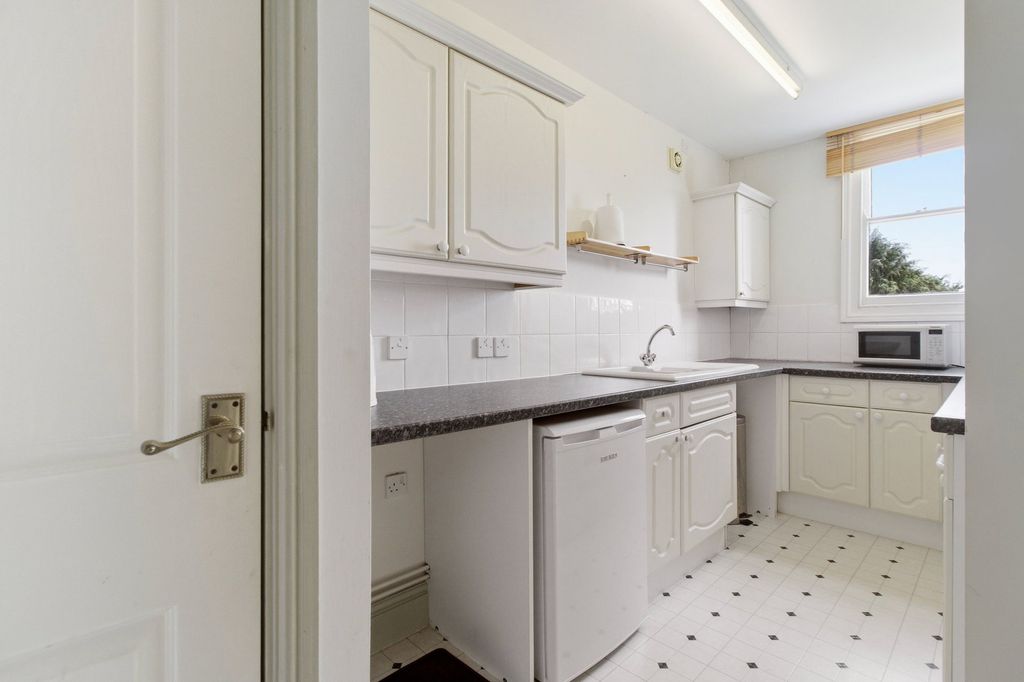 Additional image 4 of 2 bed flat for saleEssington House, Malvern WR14