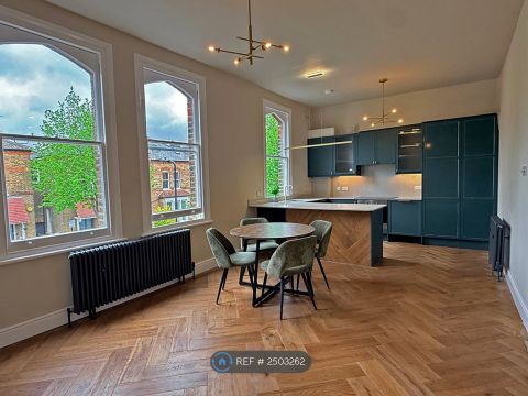 Finsbury Park Road, London N4