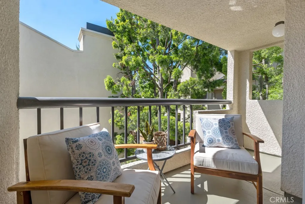 Additional image 5 of 21500 Burbank Blvd Unit 316, Woodland Hills, CA 91367