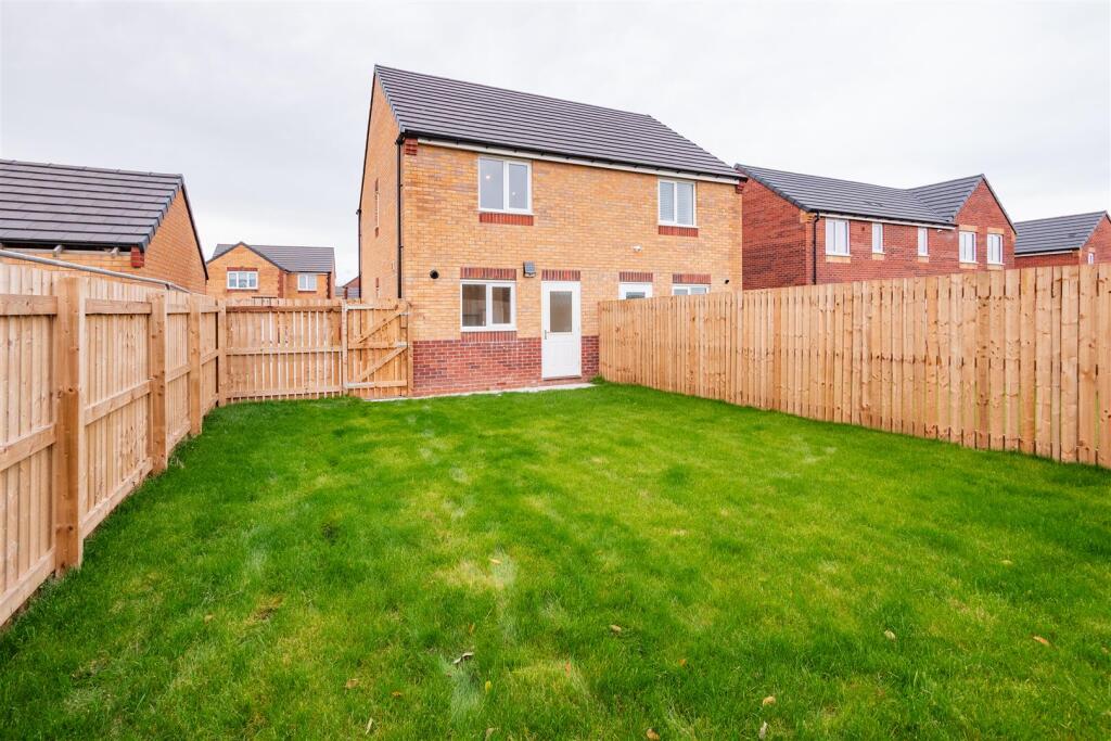 Additional image 11 of Northbeck Grange, Bradford, BD7