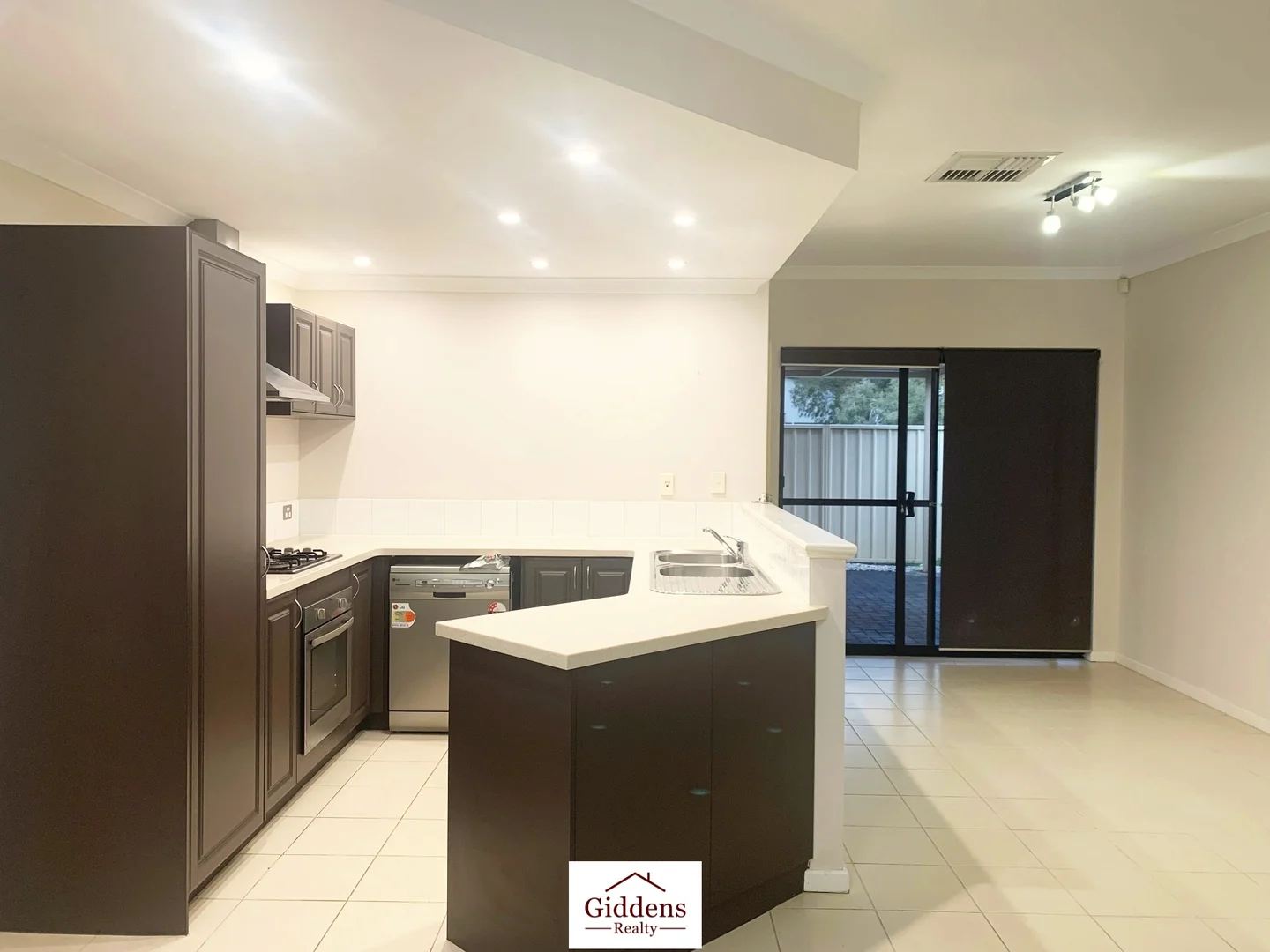 Additional image 3 of 1/113 Amherst Rd, Canning Vale WA 6155