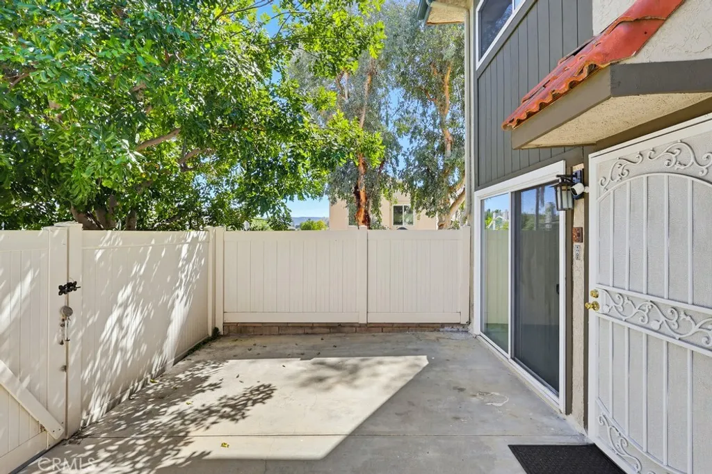 Additional image 6 of 19018 Sherman Way Unit 110, Reseda, CA 91335