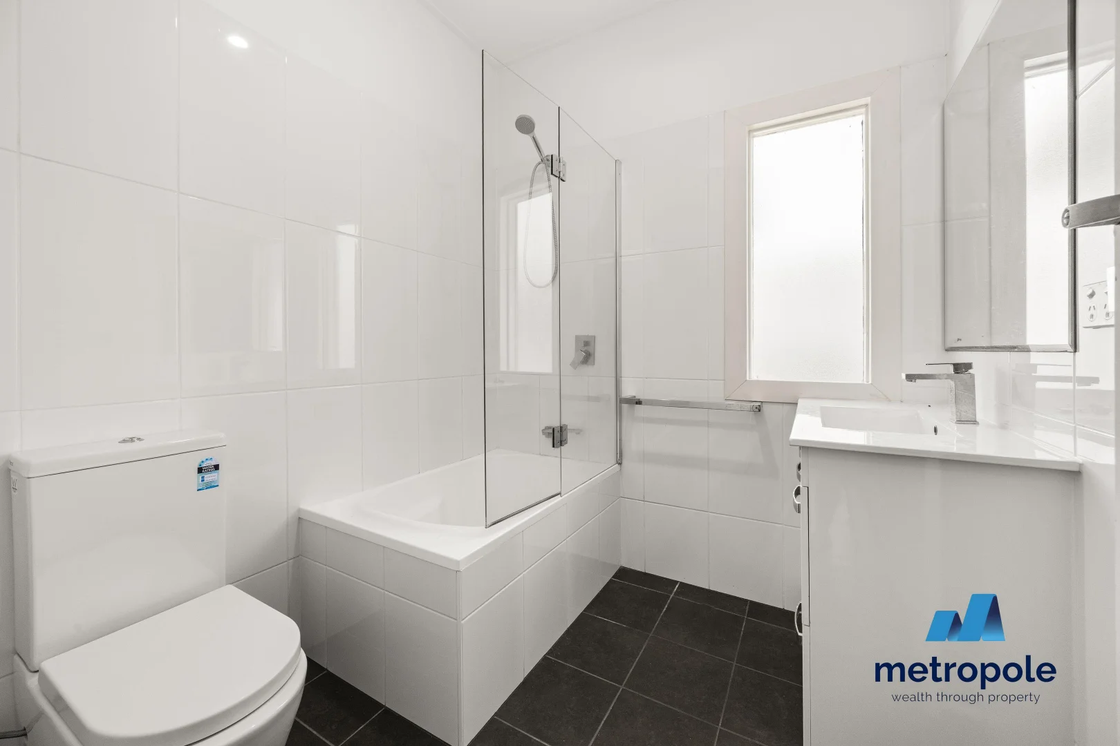 Additional image 7 of 4 Favius Avenue, Seven Hills QLD 4170
