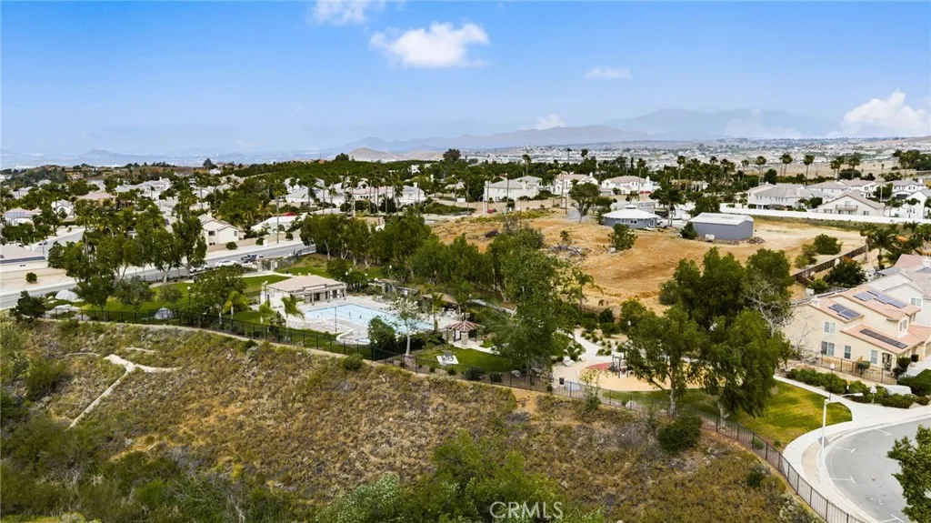 12492 Poinsetta Dr, Riverside, CA 92503