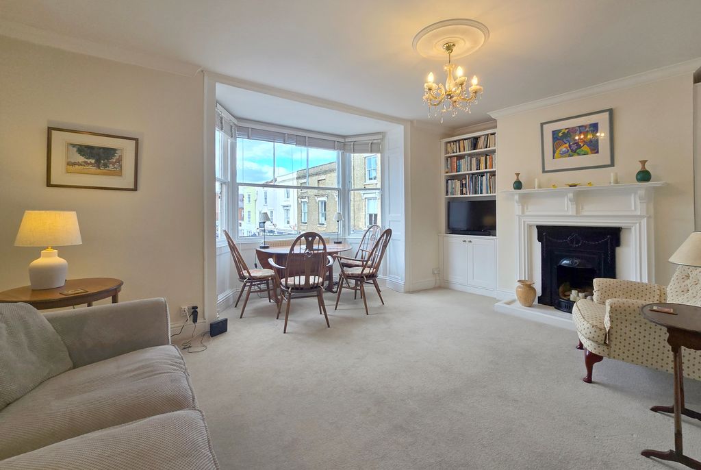 Additional image 2 of 2 bed flat for saleHigh Street, Lymington, Hampshire SO41