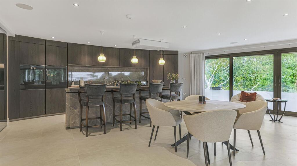 Additional image 18 of Penthouse, The Avenue Branksome Park