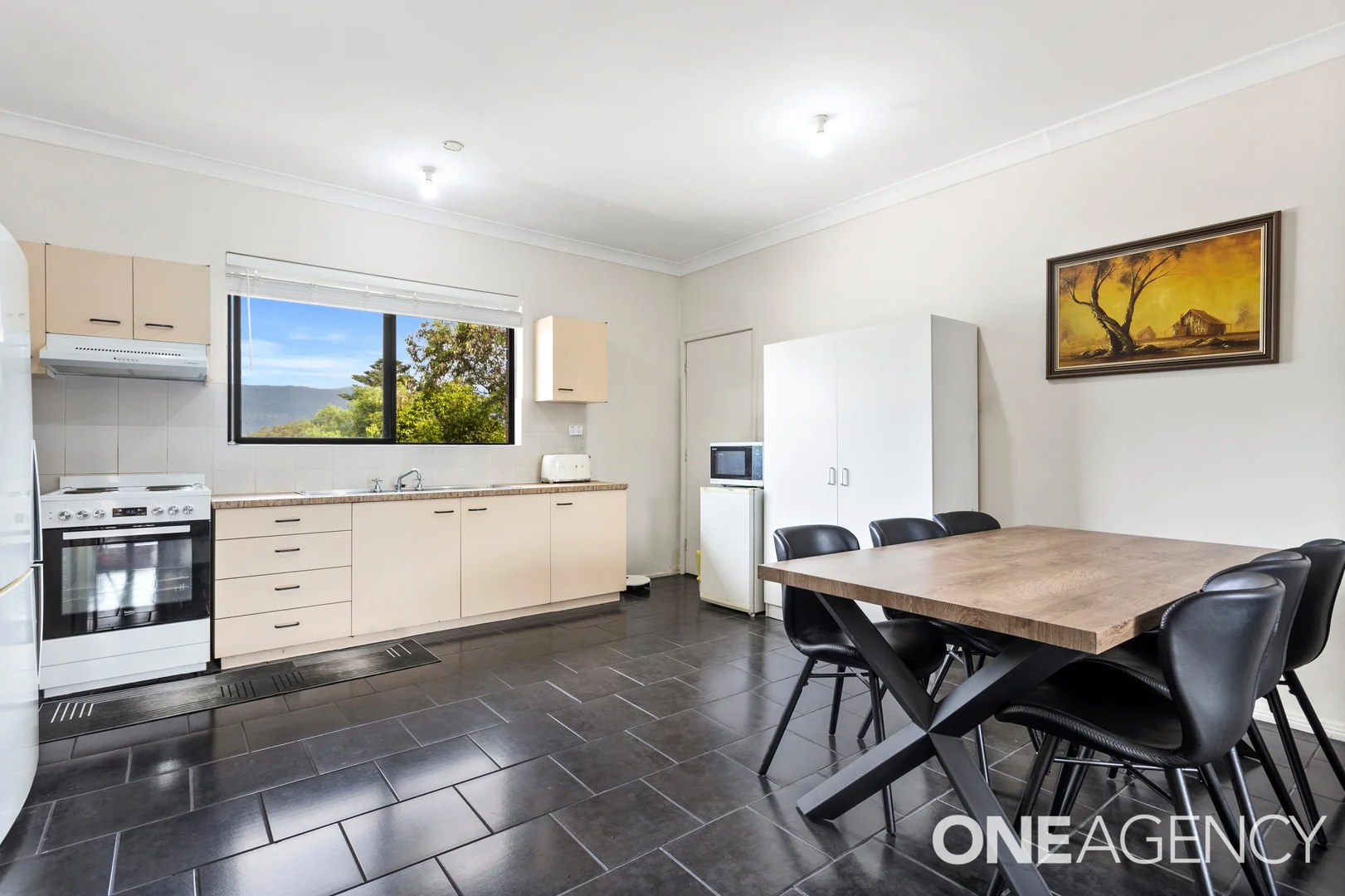 Additional image 3 of 4/4 Avondale Road, Dapto NSW 2530