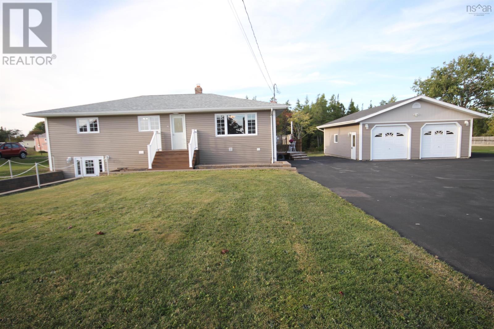 33 Landry Lane