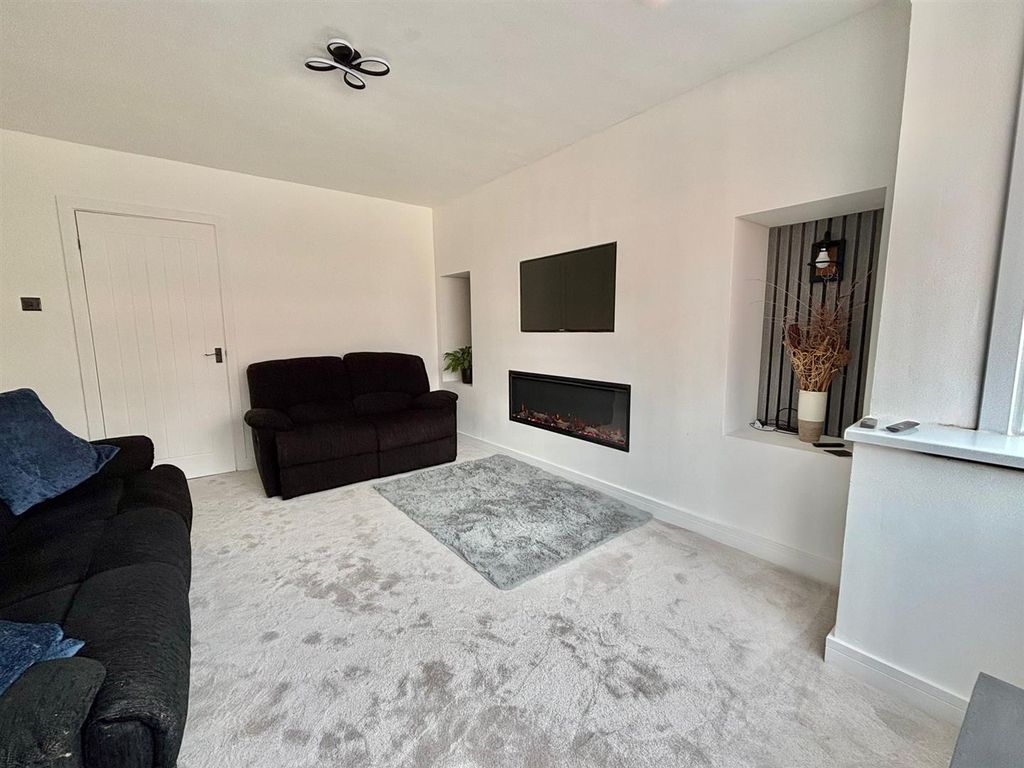 Additional image 3 of 3 bed semi-detached house for saleBeresford Avenue, Hornsea HU18