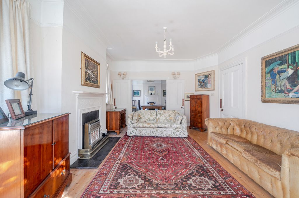 Additional image 8 of 5 bed detached house for saleBlenheim Avenue, Highfield, Southampton, Hampshire SO17