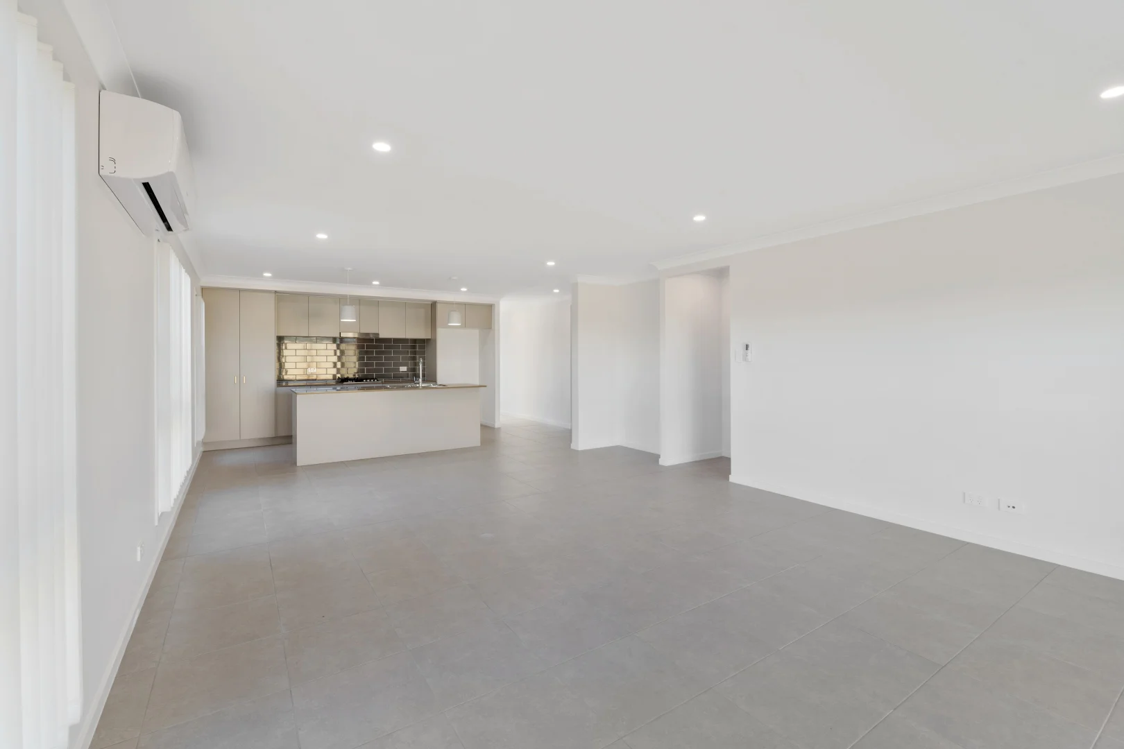43 Irma Circuit, Park Ridge QLD 4125 photo 5