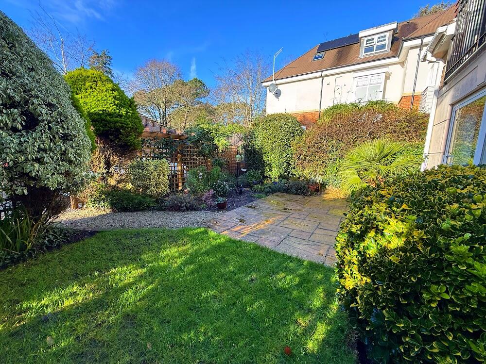 Kings Avenue, Penn Hill, BH14 photo 2
