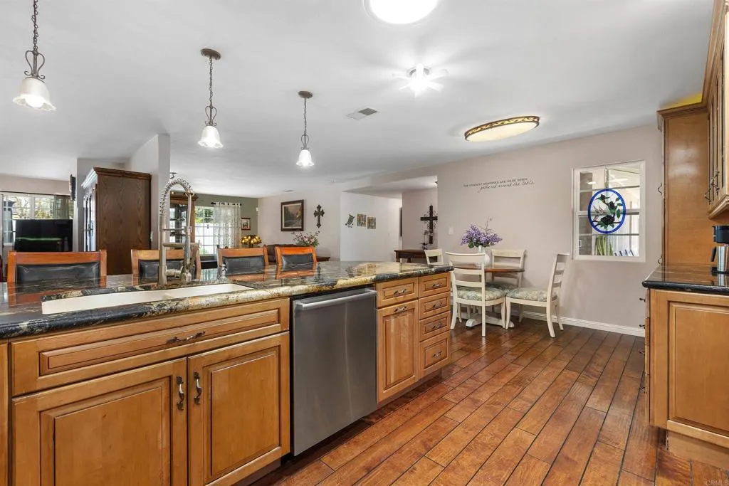 Additional image 3 of 1650 Queenston Drive, Escondido, CA 92027