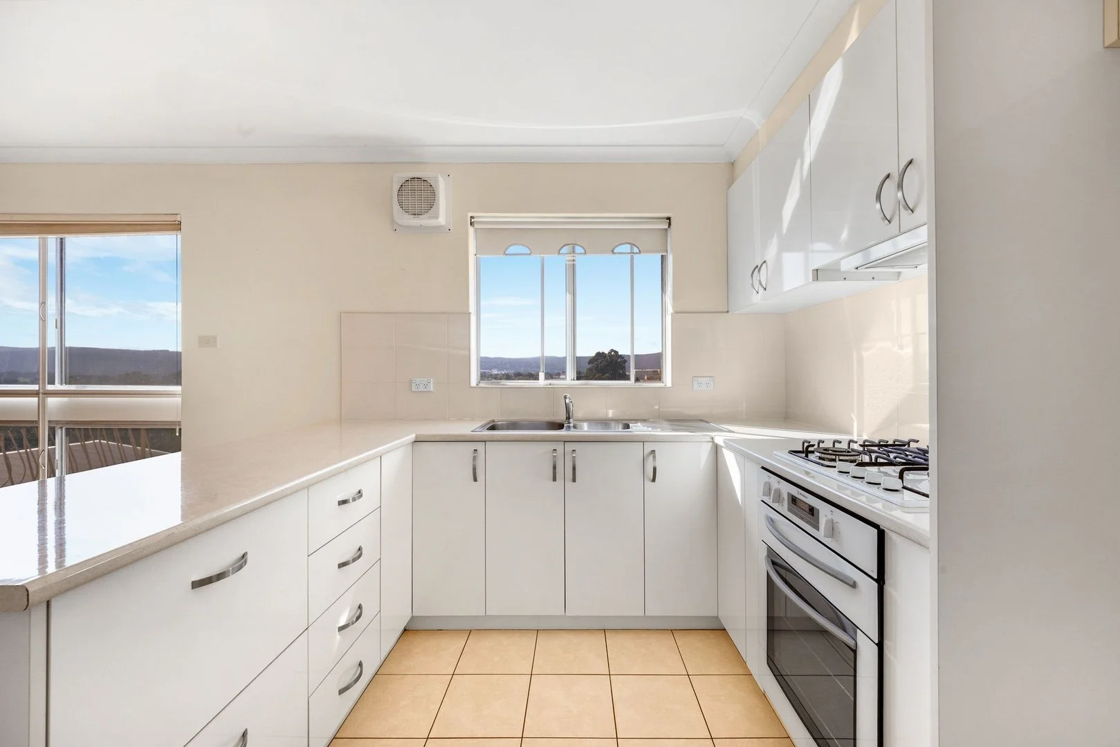 15/12 Federal Avenue, Crestwood NSW 2620