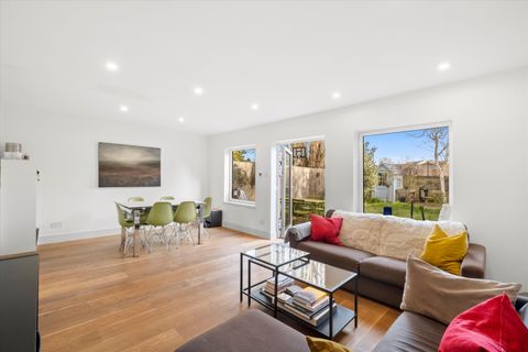 Dartmouth Place, London W4