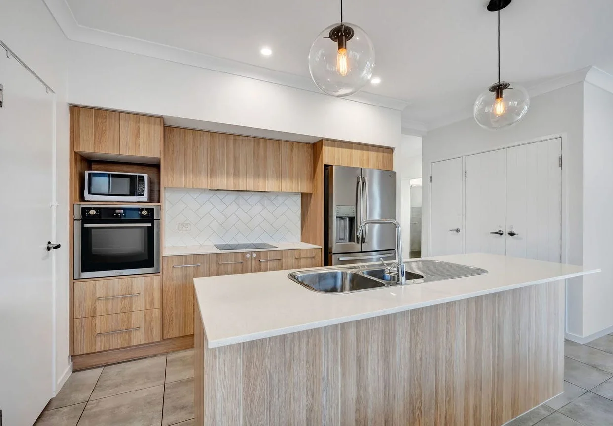 Additional image 3 of 19 Henderson Street, Mount Low QLD 4818