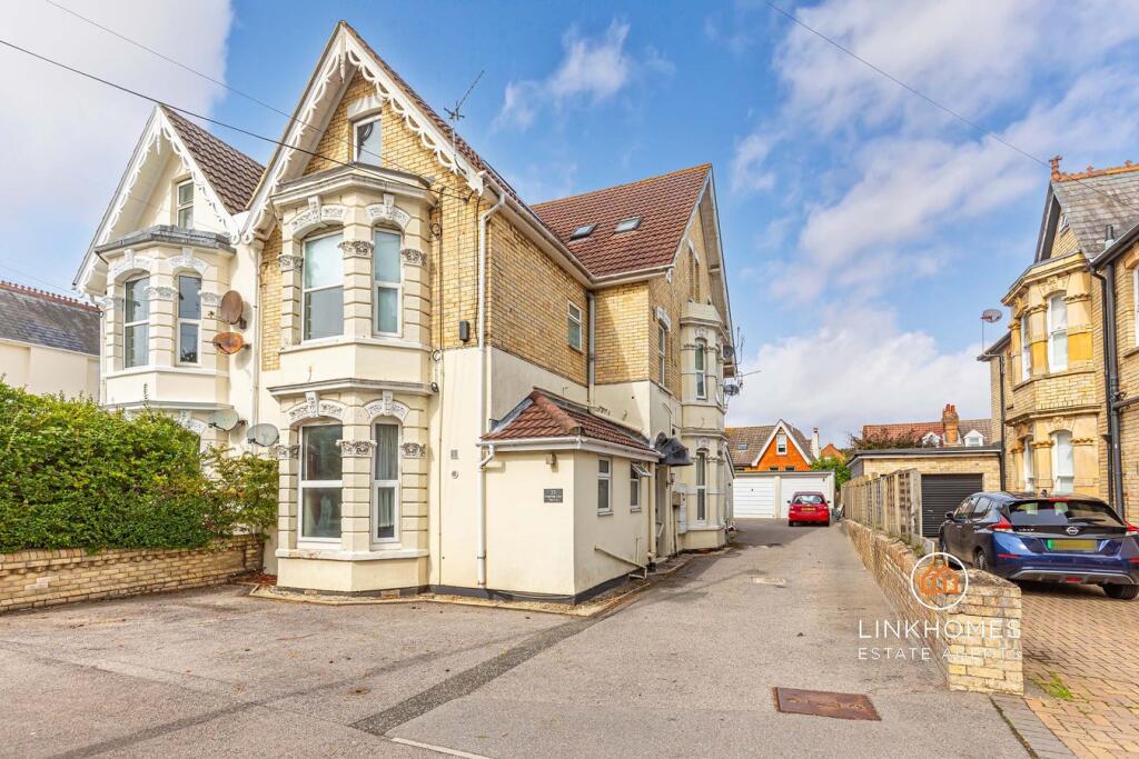 Kingsbridge Road, Poole, BH14