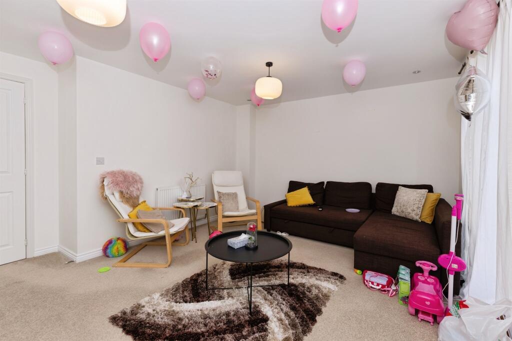 Additional image 4 of Hutton Close, Thornbury, Bradford