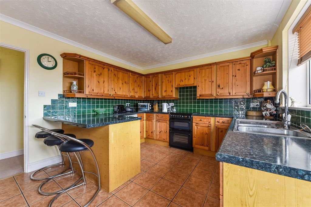 Additional image 13 of 3 bed detached bungalow for saleFarm Road, Bracklesham Bay, Chichester PO20