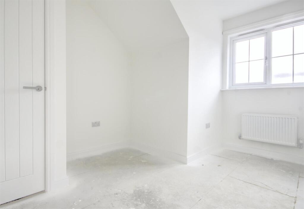 14 Pen-Y-Ghent Road, Skipton photo 4