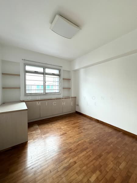 163A Punggol Central photo 4