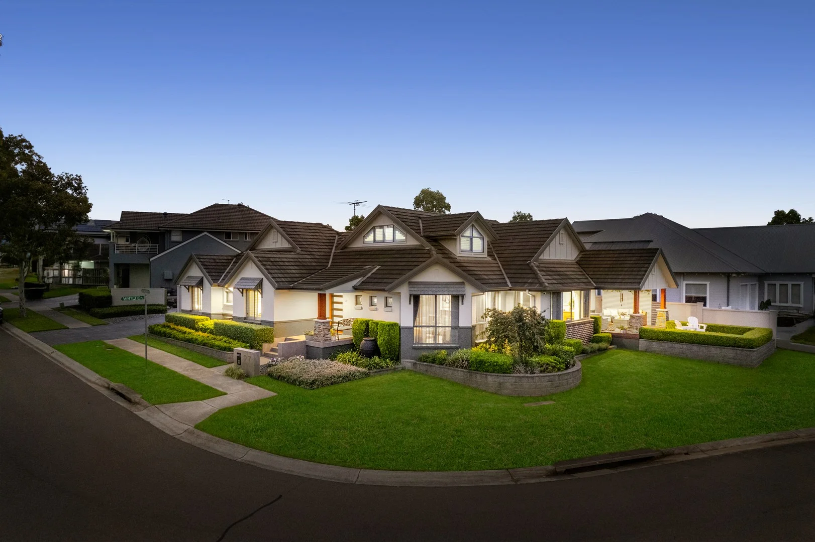 27 Rheinbergers Circuit, Elderslie NSW 2570
