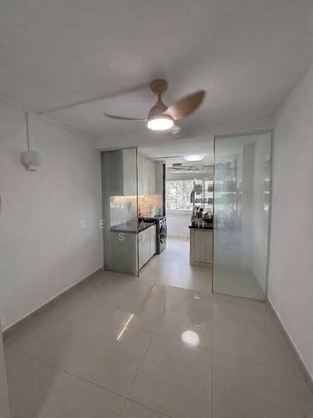 376 Clementi Avenue 4 photo 2