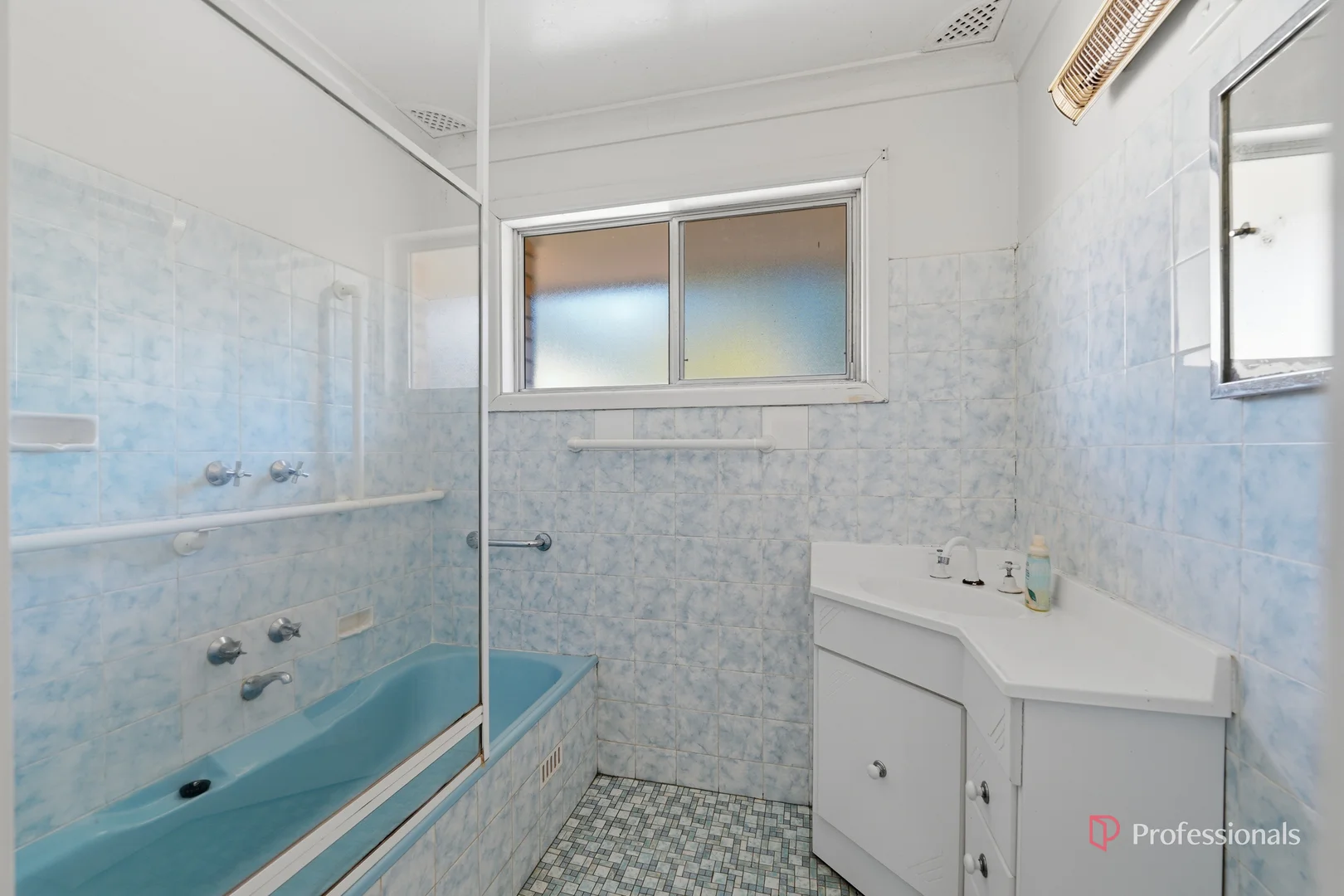 28 White Avenue, Armidale NSW 2350 photo 4