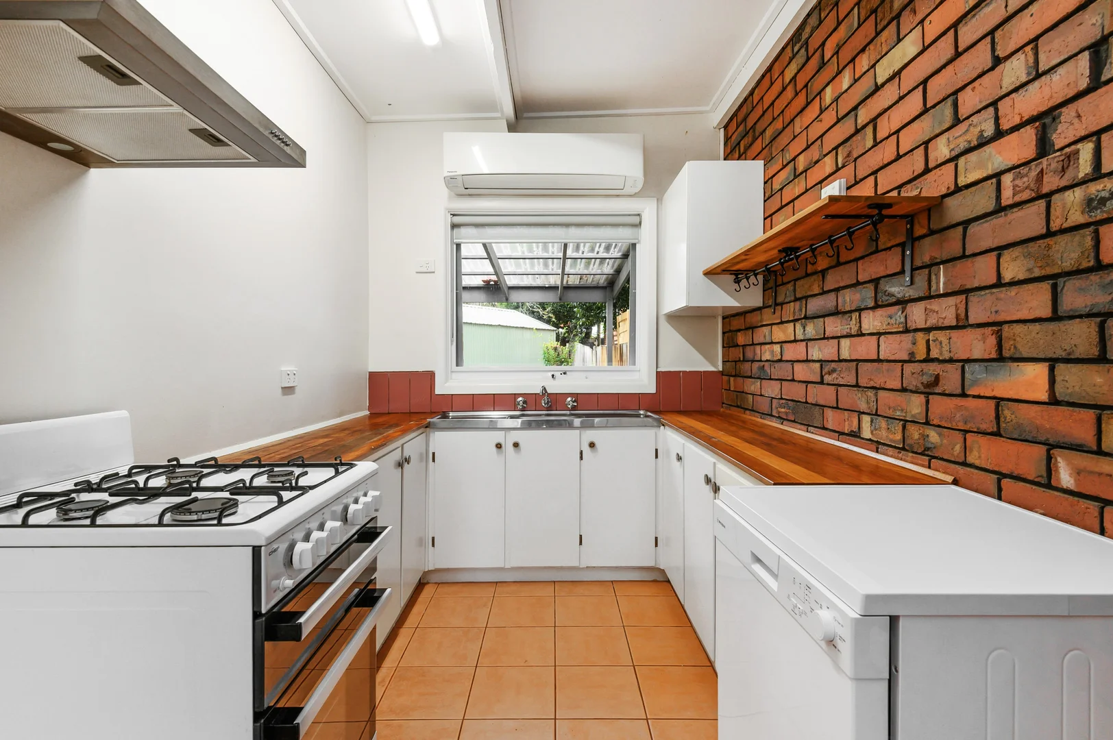 Additional image 3 of 1/40 Cameron Rd, Croydon VIC 3136