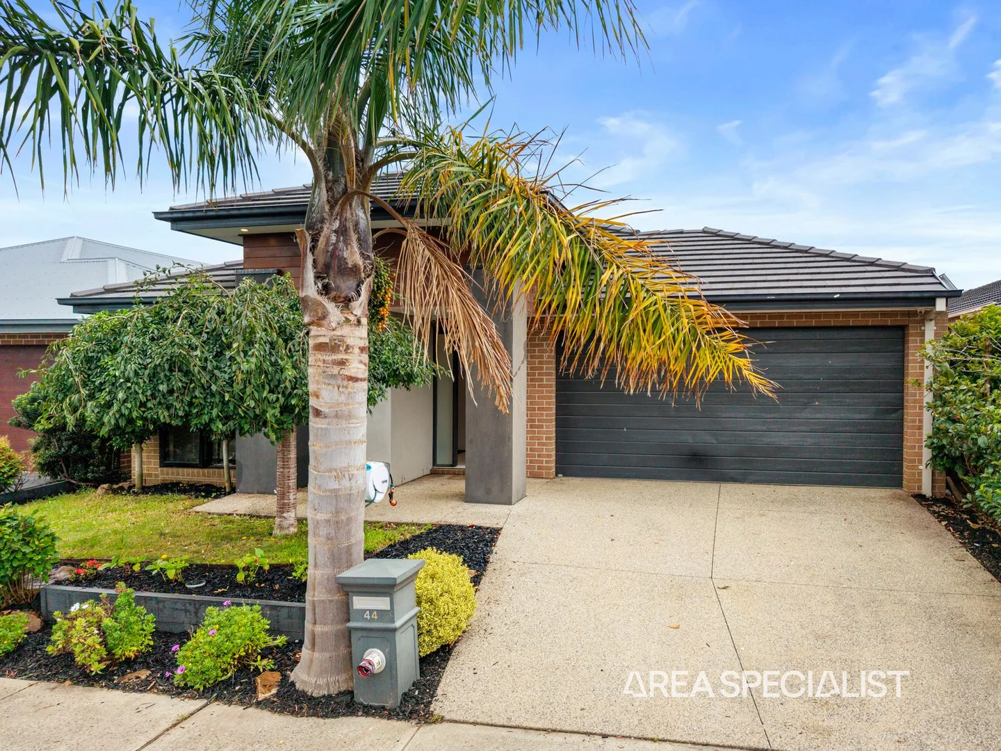 44 Strettle Crescent, Cranbourne North VIC 3977