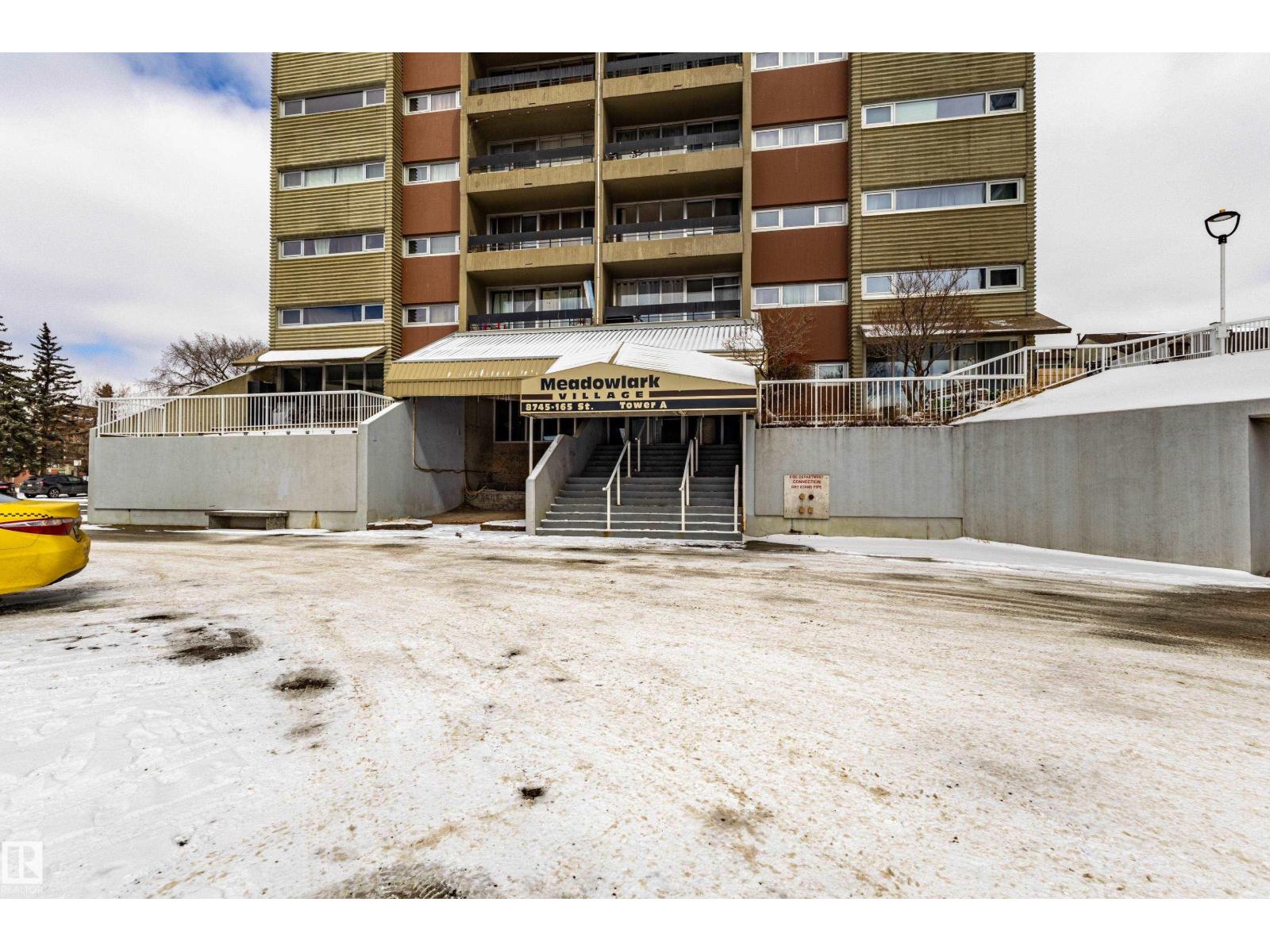 #37 8745 165 ST NW