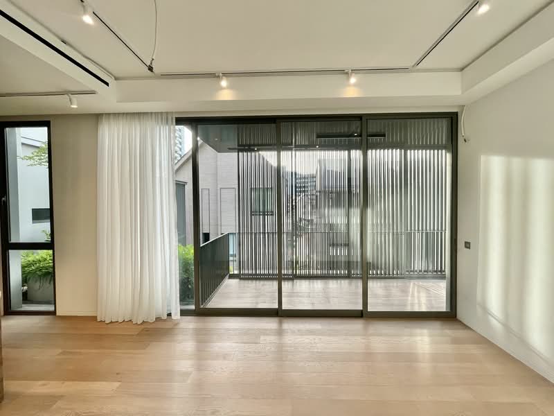 10 Evelyn Road photo 4