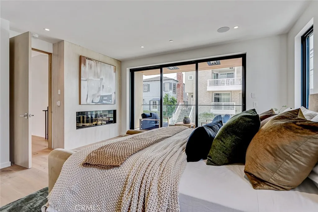 Additional image 117 of 315 25th, Manhattan Beach, CA 90266