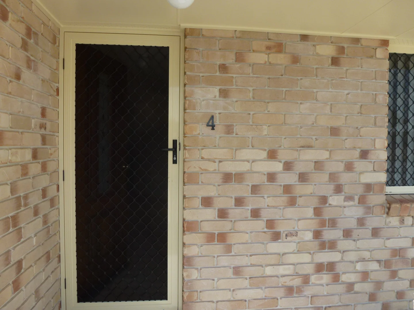 4/77-79 Cox Drive, Caboolture QLD 4510 photo 2