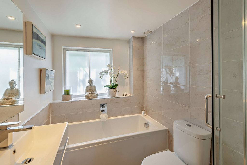 Additional image 10 of 2 bed flat for saleParkside, Cambridge CB1