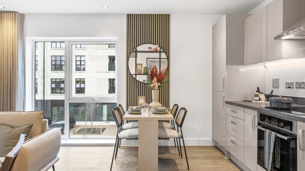 Additional image 7 of 2 bed flat for saleNewmarket Road, Cambridge CB5