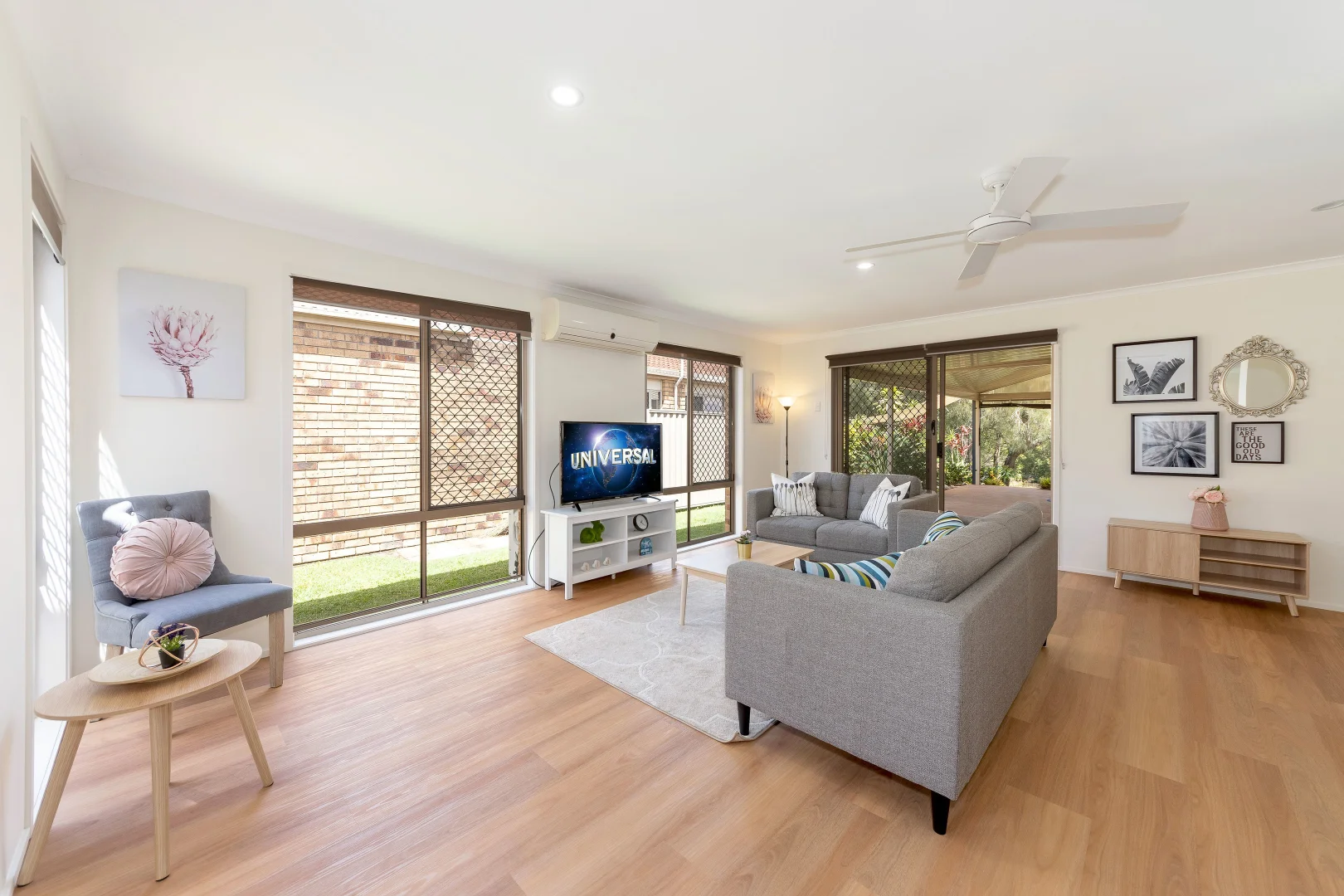 19 River Oak Drive, Helensvale QLD 4212 photo 3