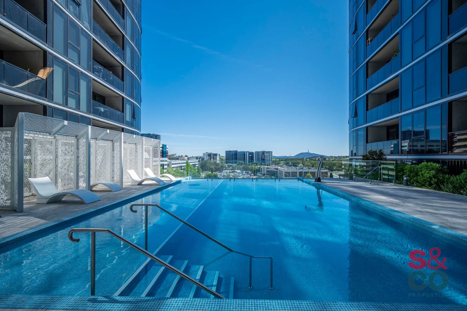 1218/15 Bowes Street, Phillip ACT 2606 photo 2