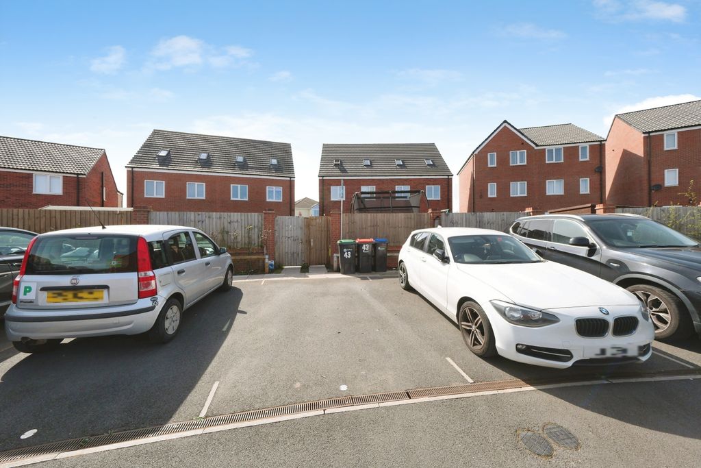 Additional image 19 of 4 bed semi-detached house for salePennington Way, Nottingham NG15