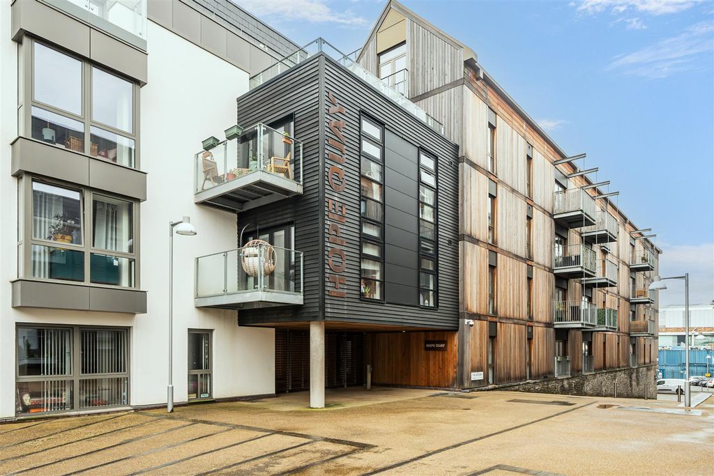 Additional image 8 of 3 bed flat for saleHope Quay, Wapping Wharf BS1