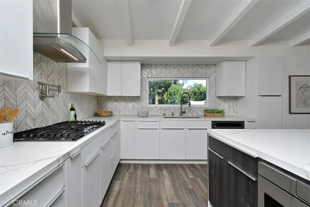 Additional image 87 of 15576 Hesby St, Encino, CA 91436