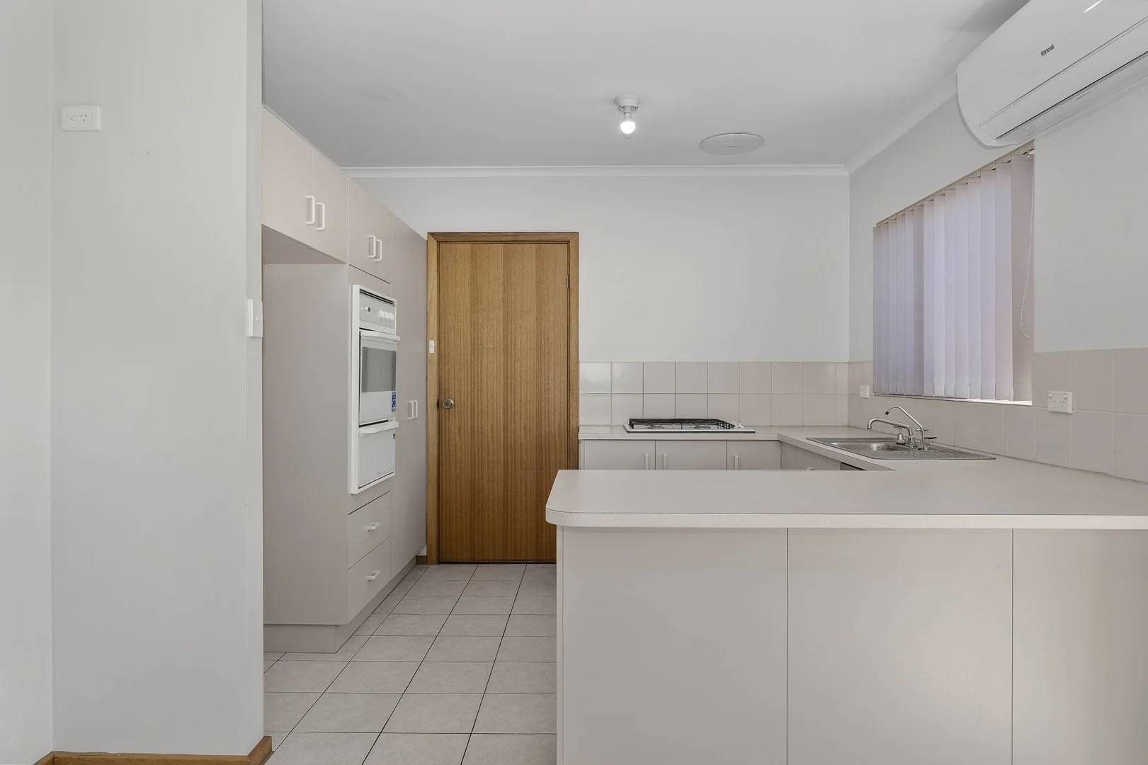 Additional image 5 of 2/3 Everard Street, Largs Bay SA 5016
