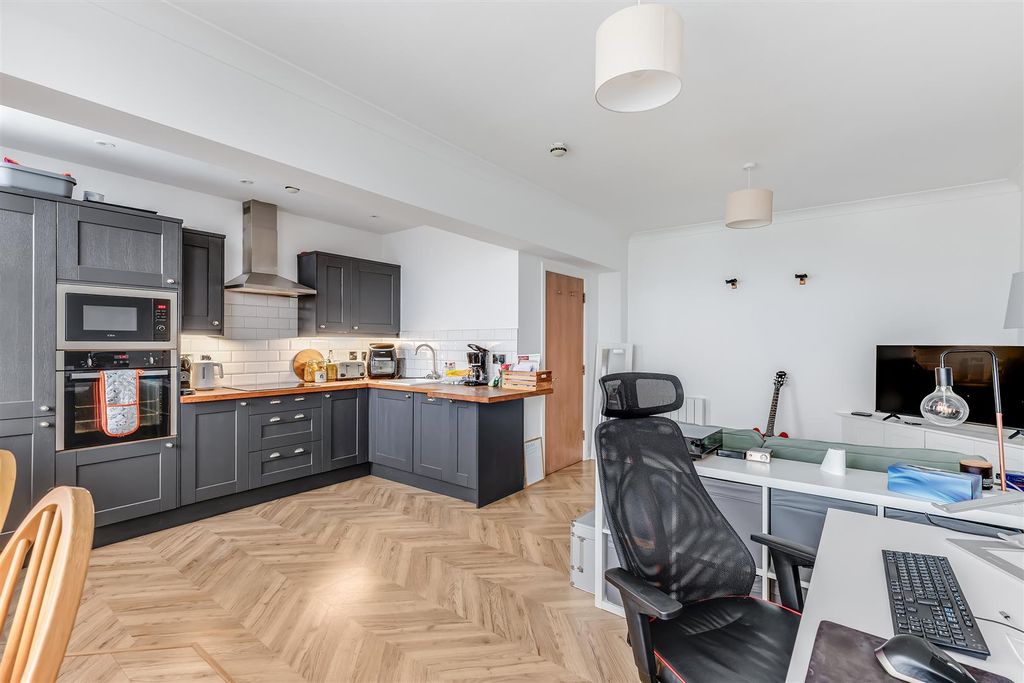 Additional image 2 of 1 bed flat for saleParish Gate, Burley In Wharfedale, Ilkley LS29