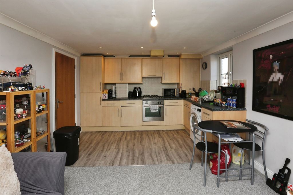 Additional image 4 of 1 bed flat for saleLower Northam Road, Hedge End, Southampton SO30