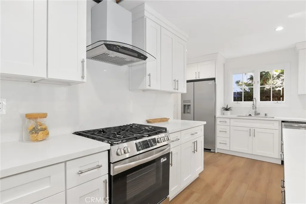 Additional image 38 of 23312 Ostronic Dr, Woodland Hills, CA 91367