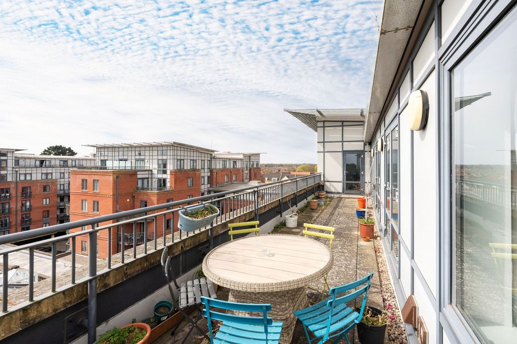 Additional image 2 of 2 bed flat for saleSt. Stephens Road, Norwich NR1