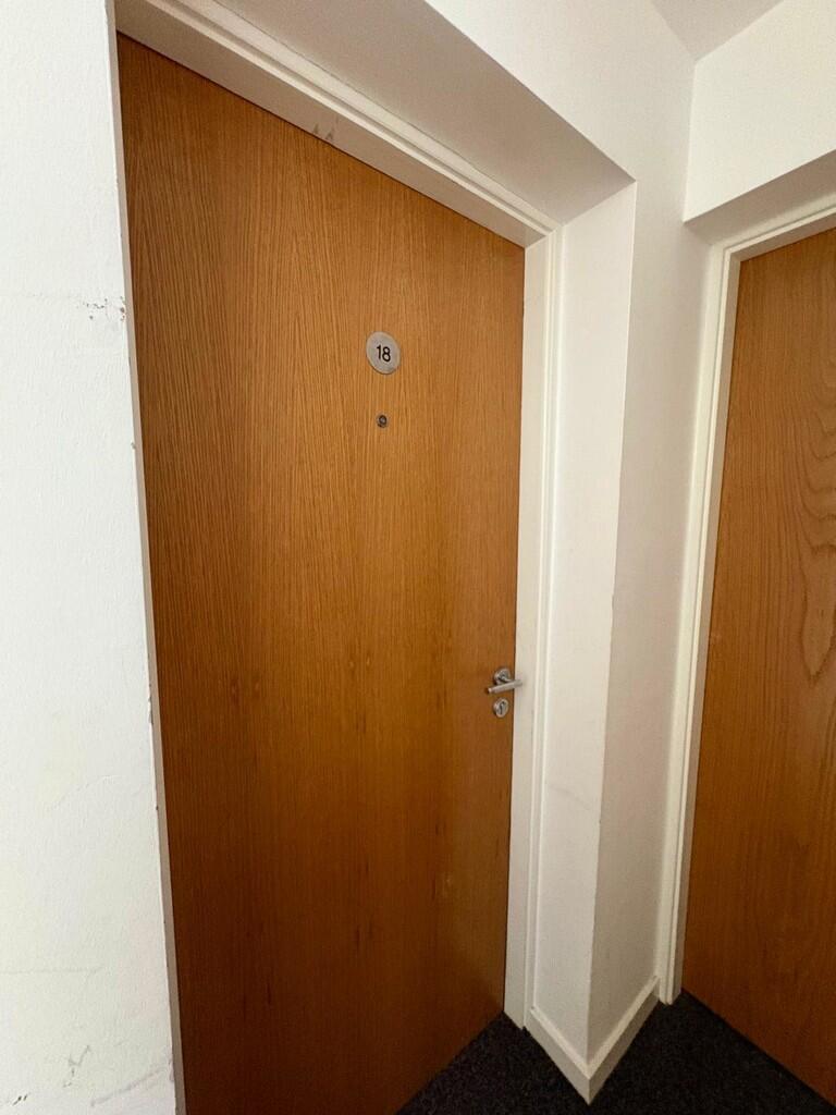 Peregrine Way, Bradford photo 2