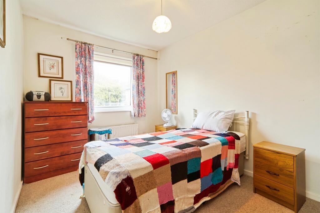 St. Johns Way, Keighley photo 5