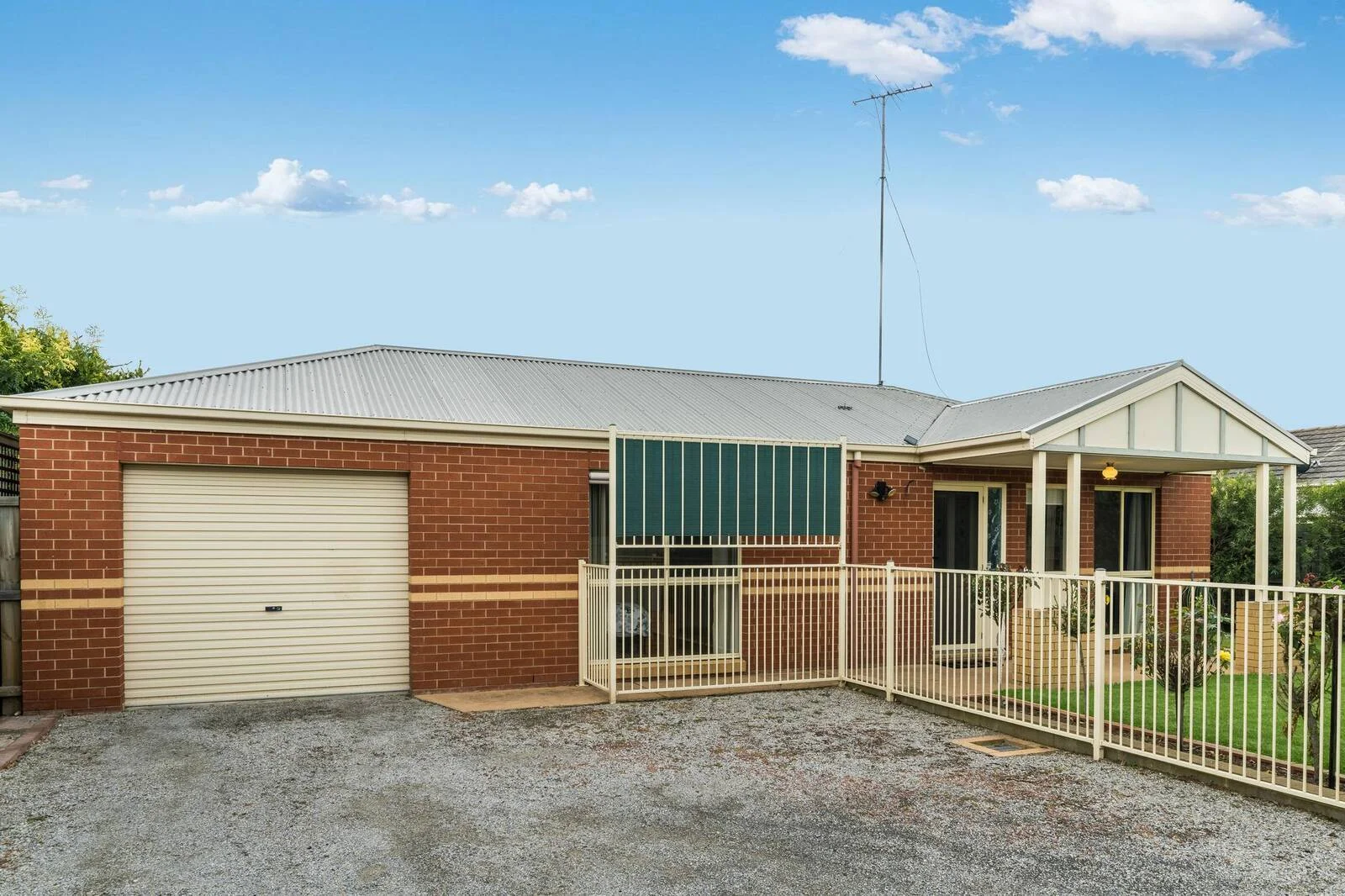 2/166 Coppards Road, Whittington VIC 3219